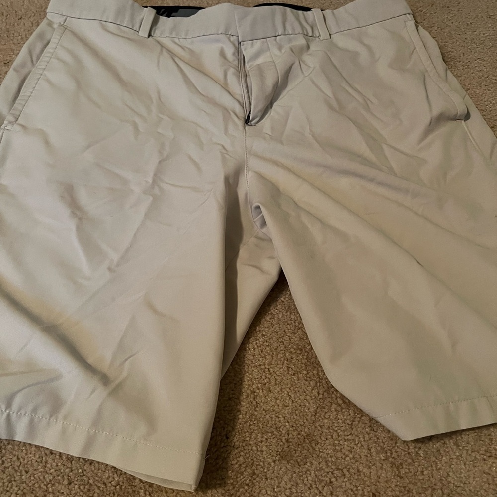 Nike Tan 34 golf shorts